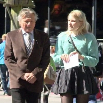 Toimitusjohtaja Risto Räikkönen Rosa Kettumäen haastattelussa Linnanmäellä 2011.