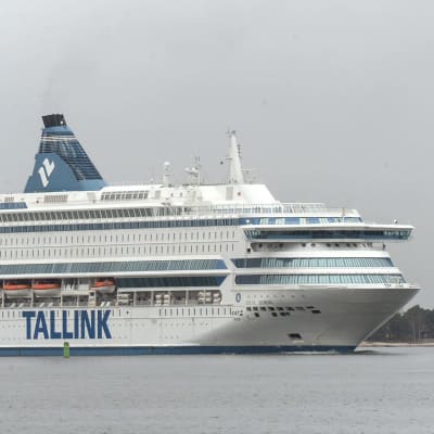 Silja Europa anländer till Västra hamnen i Helsingfors den 20 oktober 2019