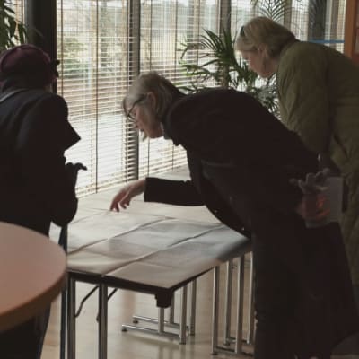 Ennakkoäänestystä Suomen Tukholman-suurlähetystössä 22.3.2023.