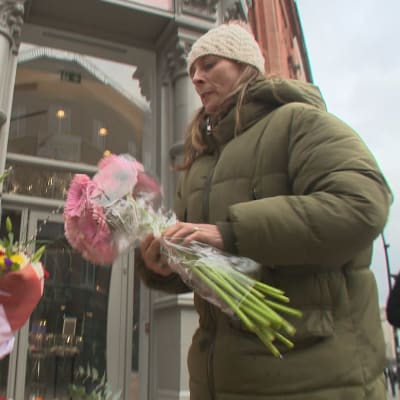 Susanne Byrne säljer blommor i Dublin.