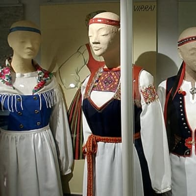 Kansallispukuja Suomen Käsityön museossa