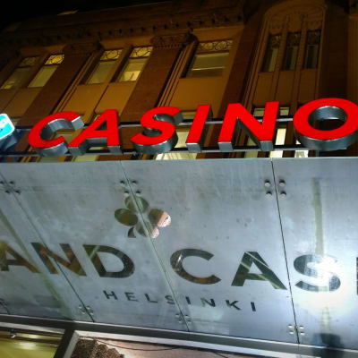 RAY:N ylläpitämä Casino Helsinki on maailman ainoa kasino, jonka liikevoitto menee kokonaan hyväntekeväisyyteen. Kasino avattiin joulukuussa 1991. Nykyisessä osoitteessaan se on toiminut huhtikuusta 2004.