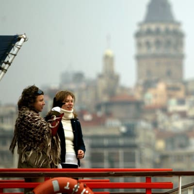 Turisteja Istanbulissa.
