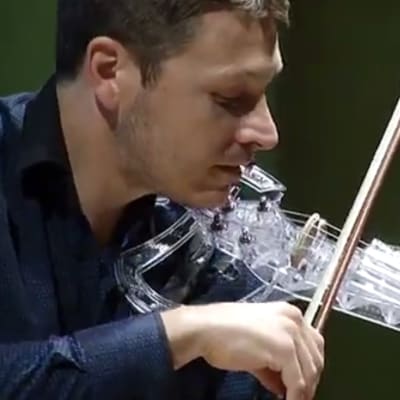 Yle Uutiset Pirkanmaa: 3D-viulu soi Tampereella