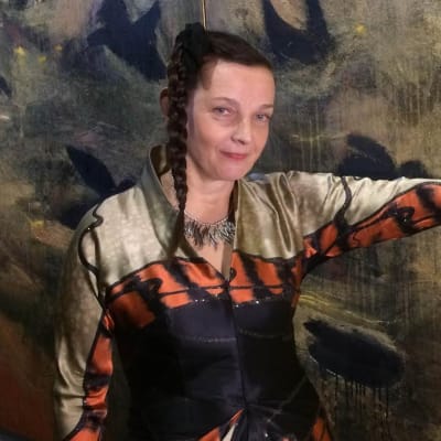 Yle Uutiset Pirkanmaa: Taiteilija Marita Liulia kertoo työskentelytavastaan