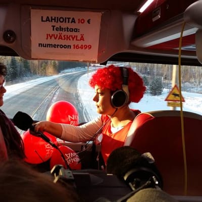 Nenäpäivän bussissa.