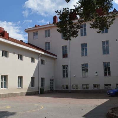Kontion koulu Kuhmossa.