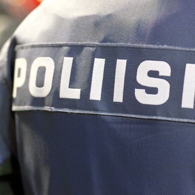 Poliisi.