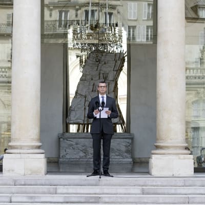 Élysée-palatsin pääsihteeri Alex Kohler ilmoitti kabinetin uusista jäsenistä.
