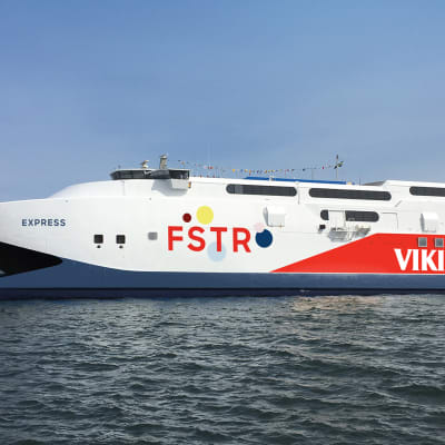 Viking FSTR till havs.