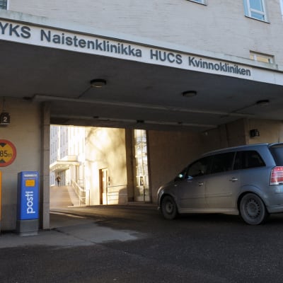 Naistenklinikka Helsingissä.