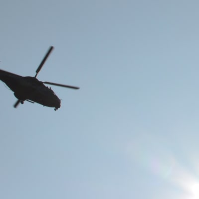 NH90-kuljetushelikopteri ilmassa.
