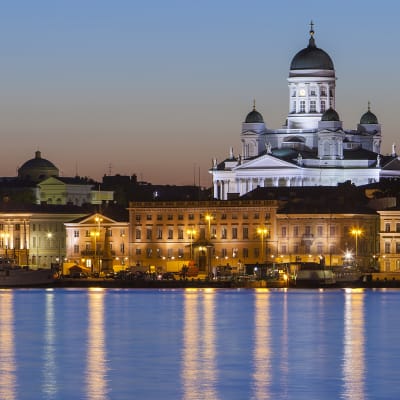 Helsinki nähtynä mereltä.