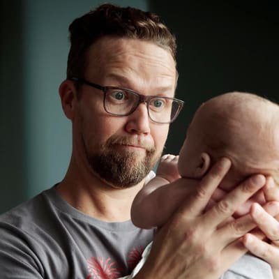 Petteri Summanen ja vauva