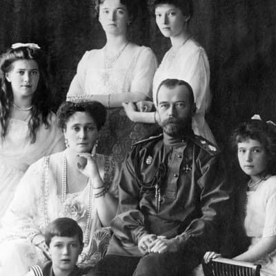 Ohjelmassa seurataan keisarillisen perheen kohtaloa Venäjän vallankumouksen jälkeen.