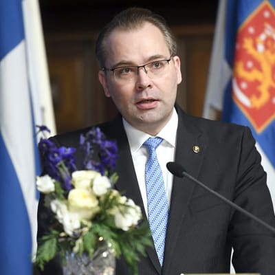 Puolustusministeri Niinistö isännöi puolustusministerikokousta
