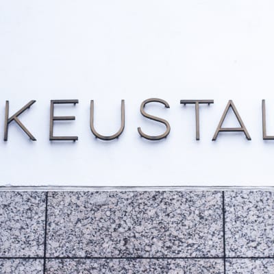 Keski-suomen oikeustalon seinä