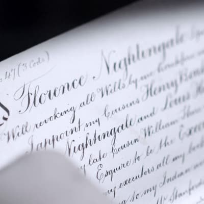 Kenelle Britannian suurnimet Florence Nightingale, Charles Dickens ja Horatio Nelson halusivat jättää vaalimansa omaisuuden.