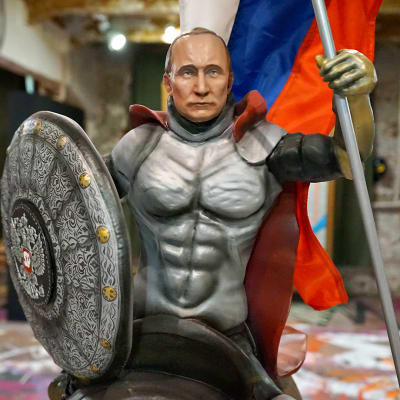 Moskovassa on avattu näyttely, jossa Venäjän presidentti Vladimir Putin esitellään voittamattomana supersankarina.