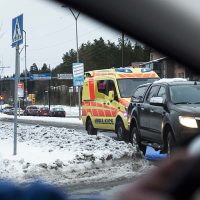 Ambulanssi liikenteessä