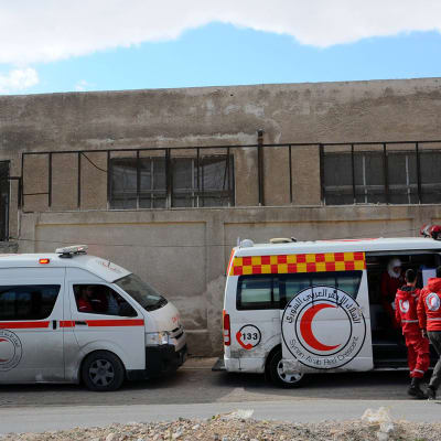 Syyria Damaskos,  Punaisen puolikuun ambulansseja