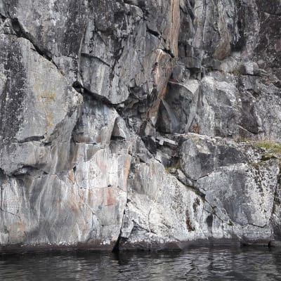Raaseporin Lammasjärven kalliomaalaus.