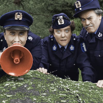 Roland Rantschukoff, Carola Sarén och Per-Uno Björklund som poliser, 1993