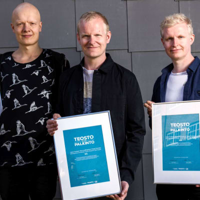 Joona Toivonen Trio ansaitsi Teosto-palkinnon XX -levyllään.