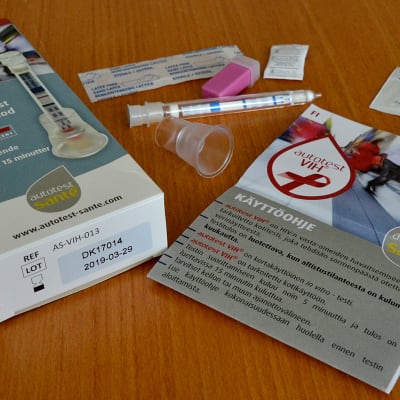 Hiv testin tarvikkeet.