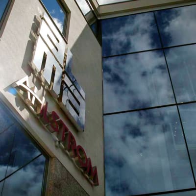 Alma Media -mediakonsernin ja Ahlstrom-yhtiön toimistorakennus Alvar Aallon kadulla Helsingissä.