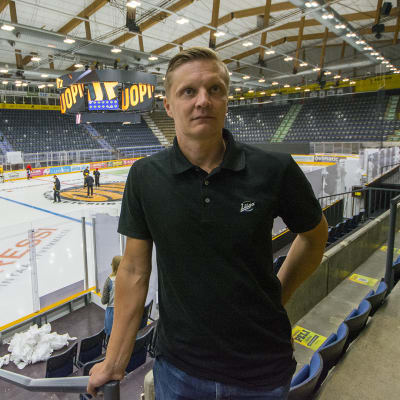 Toni Saksman.