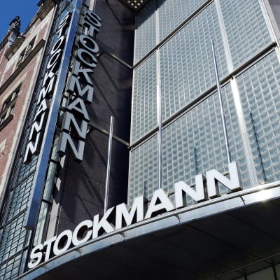Stockmannin julkisivu Helsingissä