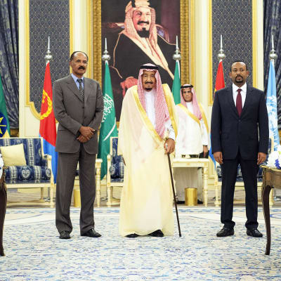 Etiopian pääministeri Abiy Ahmed ja Eritrean presidentti Isaias Afwerki ja Saudi-Arabian kuningas Salman bin Abdulaziz.