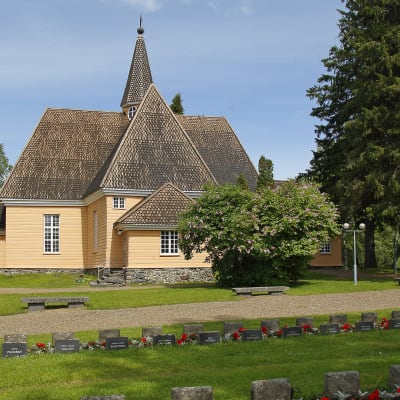 Kiihtelysvaaran kirkko kuvattuna vuonna 2007.