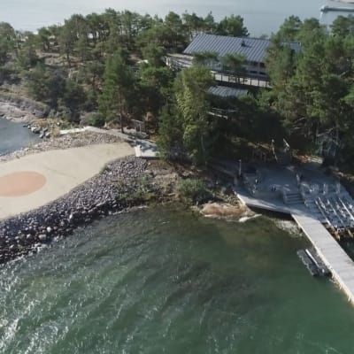 Airiston Helmi -yrityksen omistama Säkkiluoto kuvattuna ilmasta.