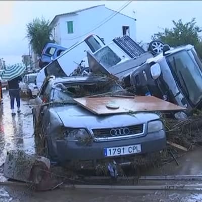 Bilar som svepts med av översvämningar på Mallorca 