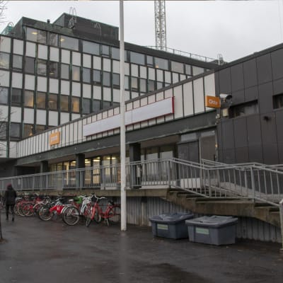 Postiaukiolla sijaitseva Oulun Pääposti avattiin vuonna 1963.