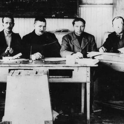 Kunnallisvaalitoimitsijoita Nivalassa 1920