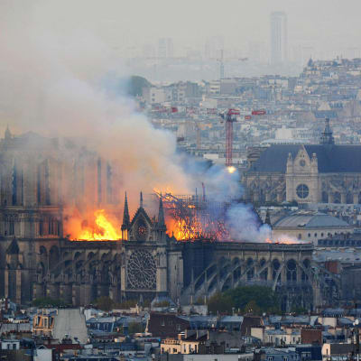 Notre Dame palaa Pariisissa 15. huhtikuuta. 