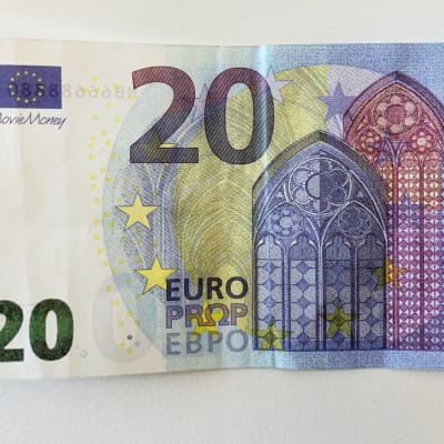 Elokuvareksviisittana käytetty 20 euron seteli.
