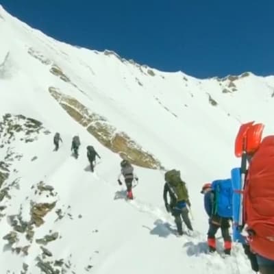 Tiibetin poliisi julkaisi Himalajalla kadonneen retkikunnan kypäräkameran videon 