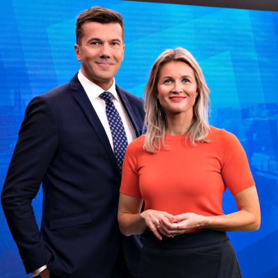 Ylen aamun uutisankkurit Tommy Fränti ja Milla Madetoja