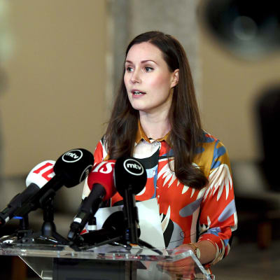 Pääministeri Sanna Marin piti eduskunnan valtiosalissa Helsingissä lyhyen tiedotustilaisuuden hallituksen al-Hol -linjauksesta 16. joulukuuta.