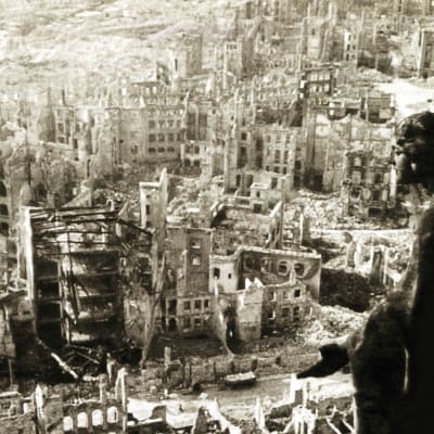 Dresdenin tuho puhuttaa vieläkin – kaupunki pommitettiin raunioiksi 75 vuotta sitten 