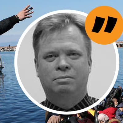 Kommentatorns bild mot bakgrund av en grekisk man som höjer handen mot immigranter som anländer till en hamn  i båt. 