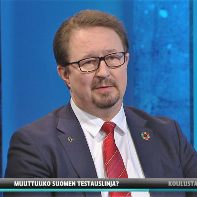 THL:n terveysturvallisuusosaston johtaja Mika Salminen