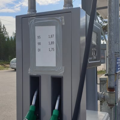 Suomen korkeimmat polttoaineiden hinnat löytyivät heinäkuussa Kaamasesta Lapista. Jo ennen elokuun alun veronkorotusta esimerkiksi 95:n litrahinta oli 1,87.