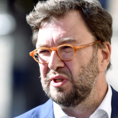 Liikenne- ja viestintäministeri Timo Harakka