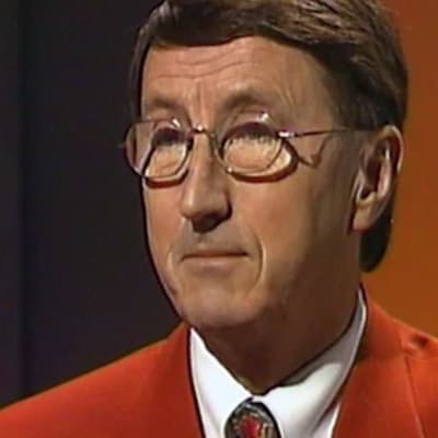 Curt Lindström haastattelussa.
