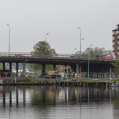 Massiivisen siltakokonaisuuden rakennustyöt alkavat Helsingissä